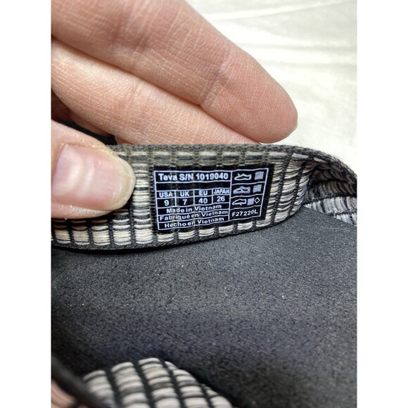 Teva Voya Women's Black/Gray/White Wedge Thong Sandals 1019043 Size: 9 - Picture 7 of 9